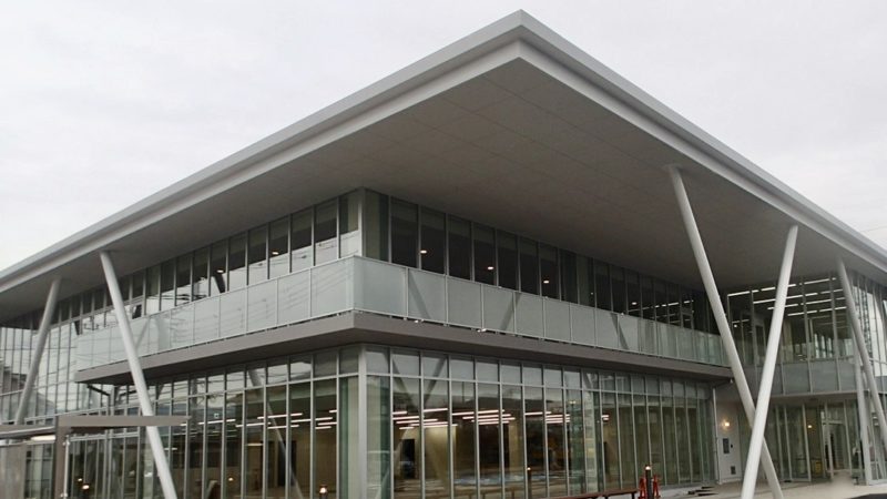 清水町図書館・保健センター