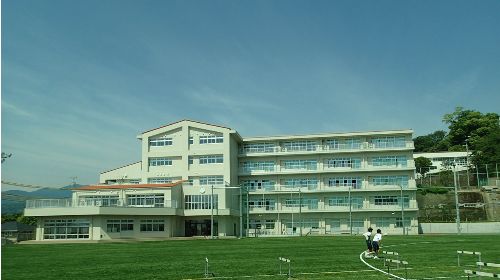 熱海市立熱海中学校
